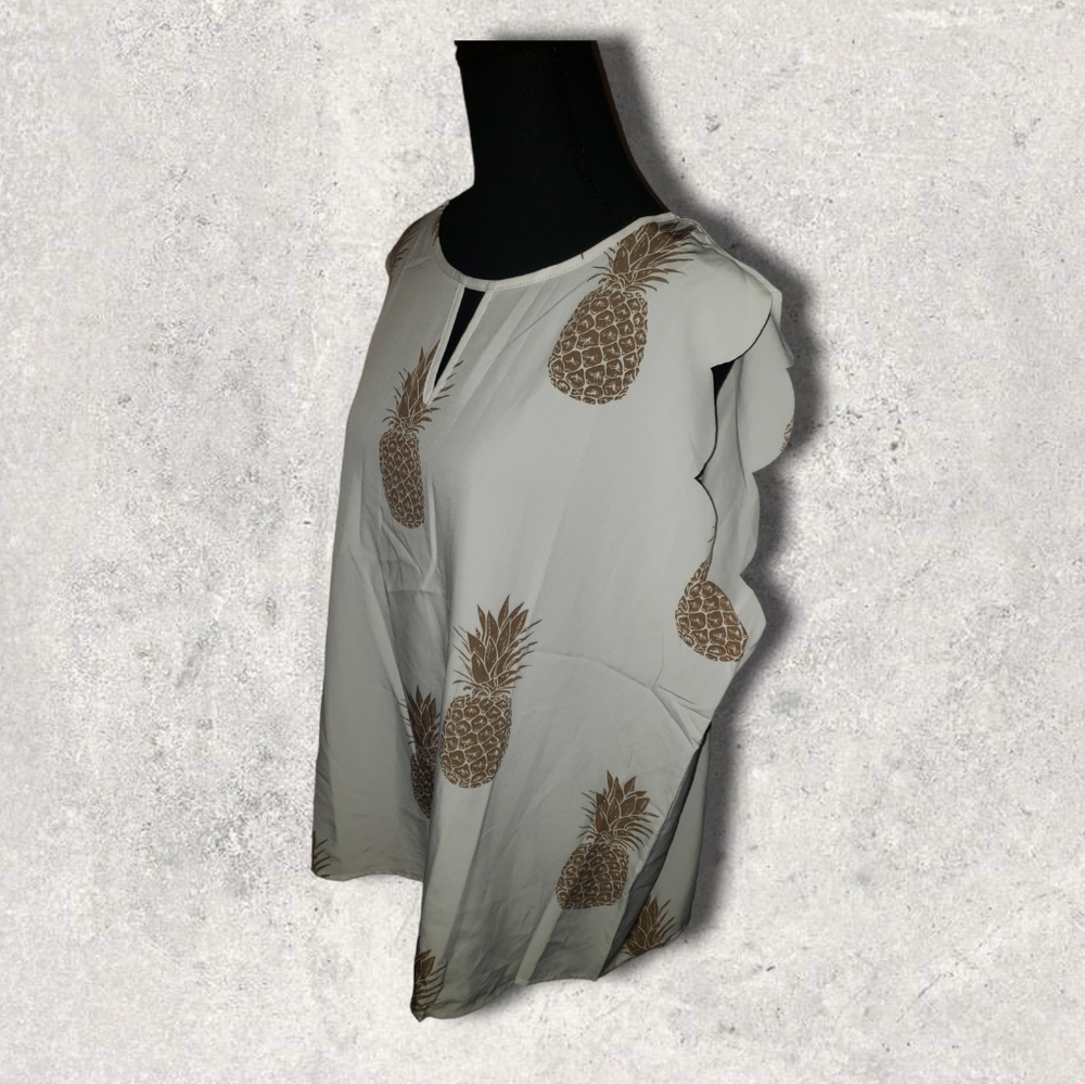 💖👄Emery Rose Gold Pineapple Print Top (Size XXL)